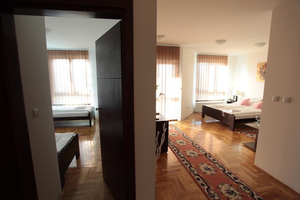 Hostel Royal Obrenovac  Rom bilde