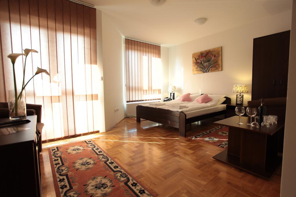 Hostel Royal Obrenovac  Rom bilde